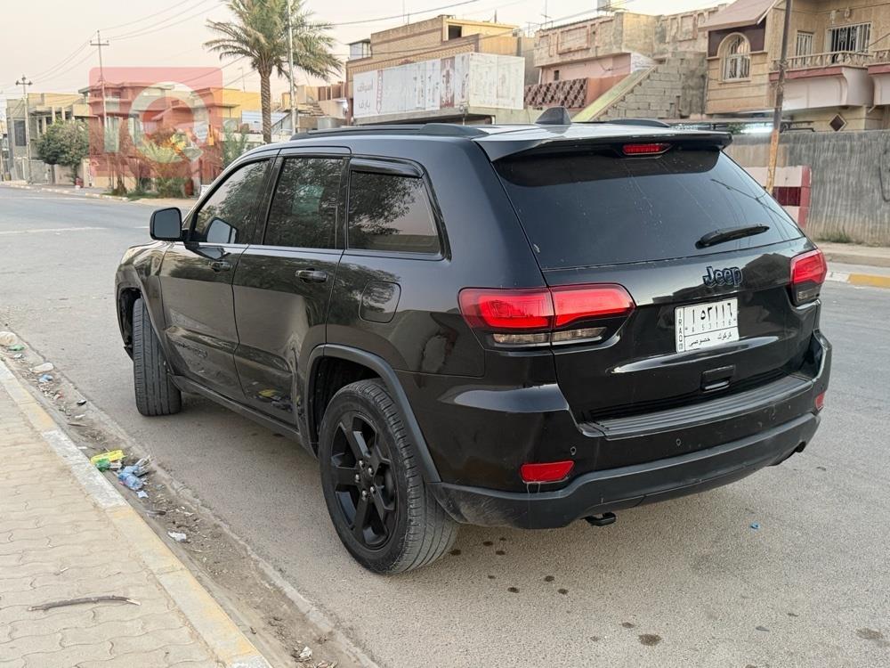 جیپ گراند شیرۆکی